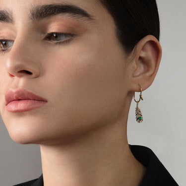 أقراط الريش